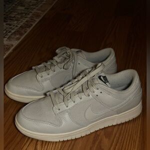 Cream Nike Dunks